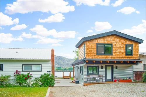 Lake Level Cabin