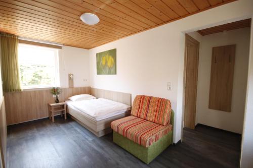 3 bedrooms, 5 beds