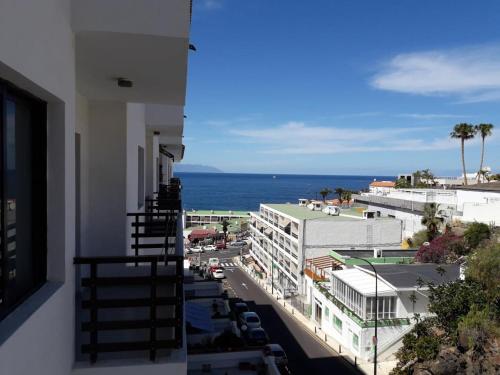  Apartment 100 meters from the beach., Ferienwohnung in Puerto de Santiago