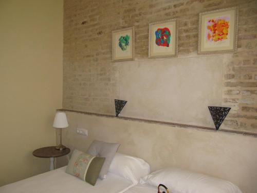 Life Apartments San Vicente Stop at Life Apartments San Vicente to discover the wonders of Seville. Offering a variety of facilities and services, the hotel provides all you need for a good nights sleep. To be found at the hote