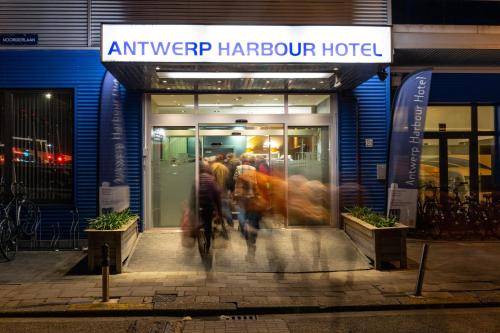 Antwerp Harbour , Pension in Antwerpen