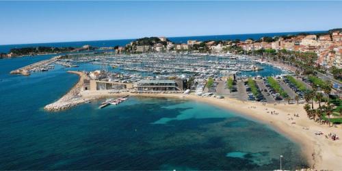 Studio de prestige dans residence face a la mer