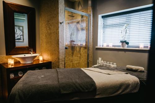 Rowton Hall Hotel and Spa - image 13