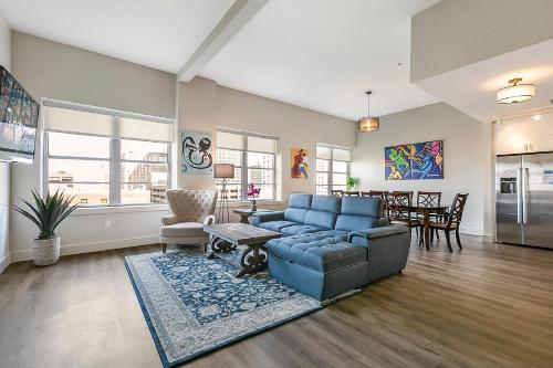 Modern & Fully Furnished Apartments in the Heart of the City - image 8