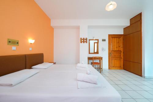  Komninos Rooms in Panagia