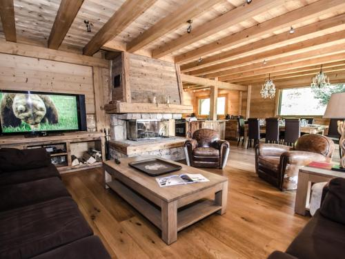 Luxurious Wooden Chalet in Chamonix with Mountain View gîte à louer Le Tour