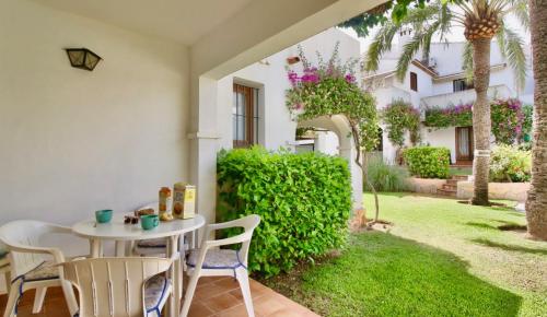 Facilities, Las Moras II UL by CARLOSFERIEN in Santa Llucia