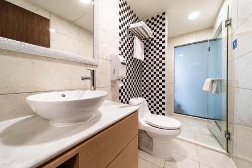 鲔鱼家族饭店盐埕馆 鲔鱼家族饭店盐埕馆