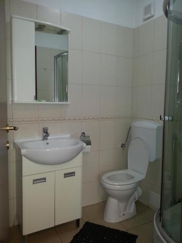 2 twin beds