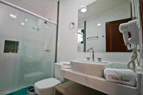 Double Room with Balcony and Mountain View image 10