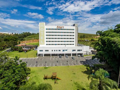 Alegro Hotel Set in a prime location of Jarinu, Alegro By Tauá puts everything the city has to offer just outside your doorstep. The property offers a wide range of amenities and perks to ensure you have a great 