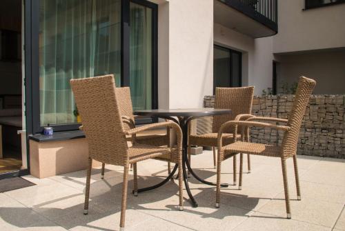 Sunny, fully furnished Studio type with terrace, Plzeň (foto 9)