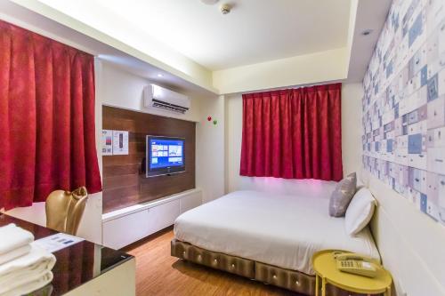 room detail thumbnail 1