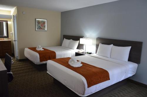 Queen Room with Two Queen Beds - Non-Smoking