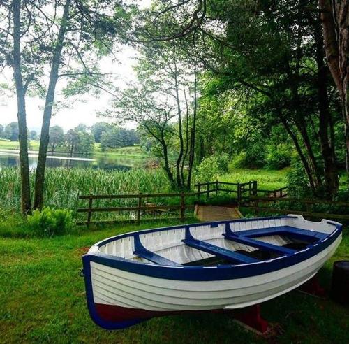 Loch Monzievaird Chalets