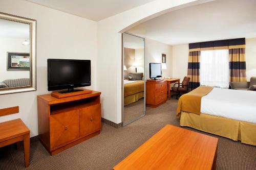 Holiday Inn Express Forest City an IHG Hotel - image 4