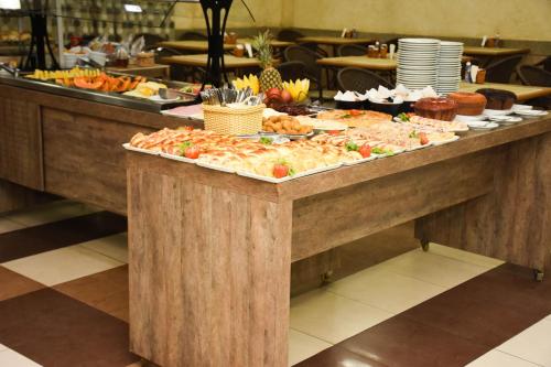 อาหารและเครื่องดื่ม, Larison Executive - by Easy Hoteis in ปอร์โค แวโย