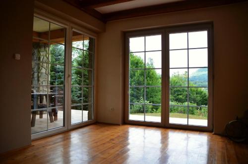 Dom w Beskidach in 斯特里沙華