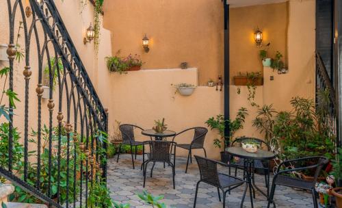 Golden Light Hotel 4