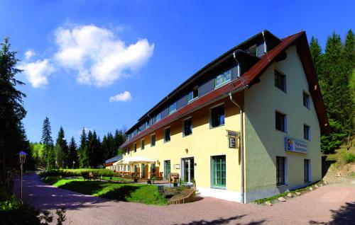 . Waldhotel am Aschergraben