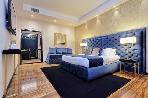 Spanish Diamond Luxury Suites & Jacuzzi - image 6