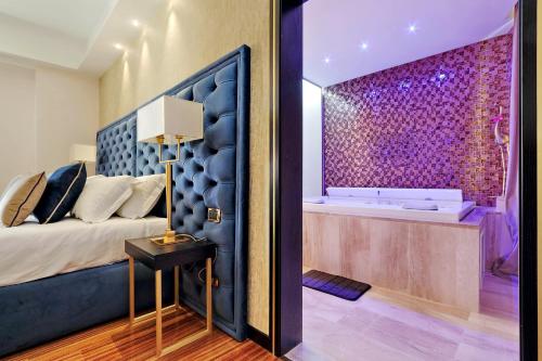 Spanish Diamond Luxury Suites & Jacuzzi - image 13