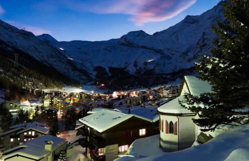 Stirling Luxury Chalet - image 10