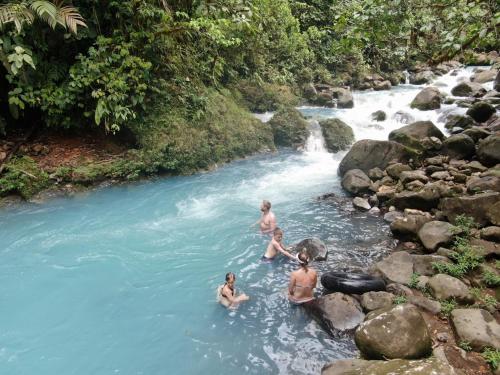 Cabinas Río Celeste La Amistad