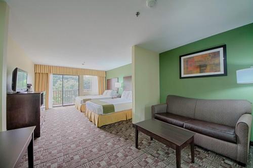 Holiday Inn Express Hotel & Suites Solana Beach-Del Mar