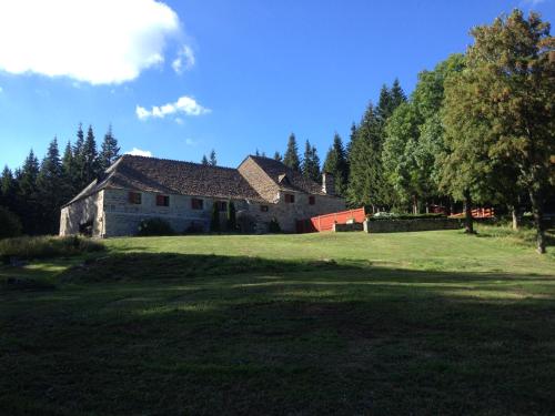 Domaine du Lac Ferrand Hotel de charme Mazan-l'Abbaye
