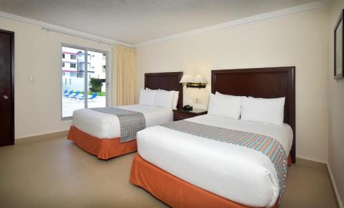 Hotel Bonampak Set in a prime location of Cancun, Hotel Bonampak puts everything the city has to offer just outside your doorstep. Both business travelers and tourists can enjoy the propertys facilities and service