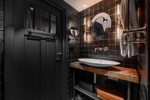 213722126 Boutique Hotel The Craftsmen