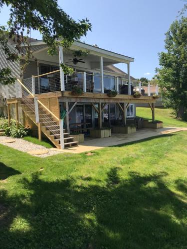 38 West Lake - main image