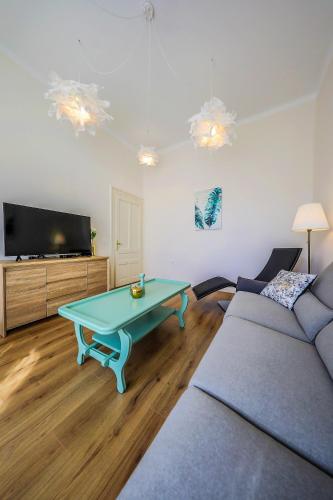 Bon Vivant Apartment