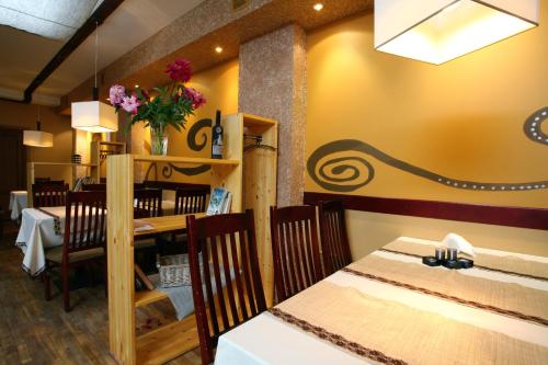 Restorāns, Hotel Dobele in Zebras muiža