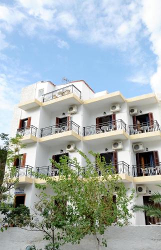 . Hotel Rena