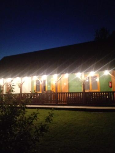 Pod Modrzewiami Pod Modrzewiami