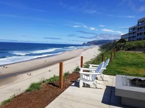 213738016 The Coho Oceanfront Lodge
