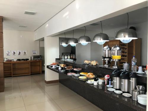 Φαγητό και ποτό, Bravo City Hotel Dourados in Ντουραδος