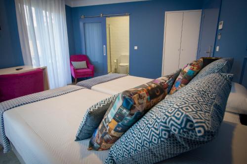 ZIGZAG HOSTEL - image 6