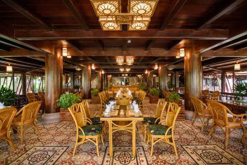 Restaurant, Sankofa Village Hill Resort and Spa in Phong Son