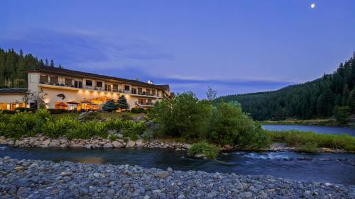 Best Western Lodge at River's Edge