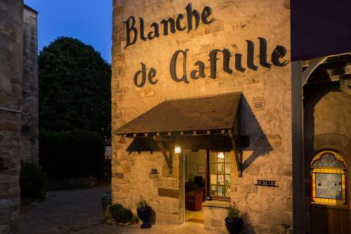 Best Western Blanche de Castille Dourdan - Hôtel - Dourdan