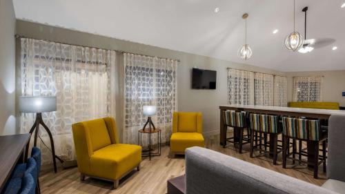 Best Western Hampshire Inn & Suites