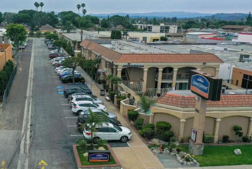 Howard Johnson by Wyndham Buena Park in Buena Park, USA