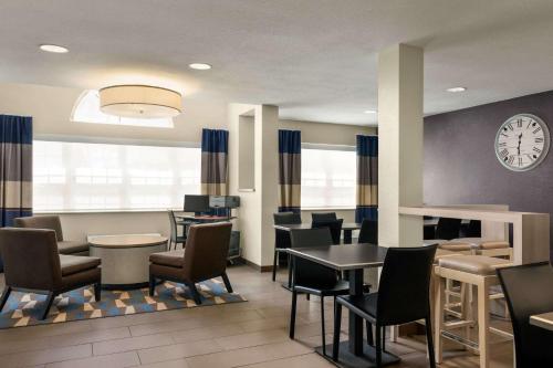 Microtel Inn & Suites by Wyndham Inver Grove Heights/Minne