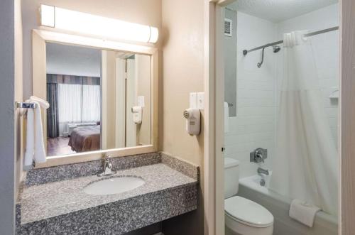 Quality Inn Roanoke Airport