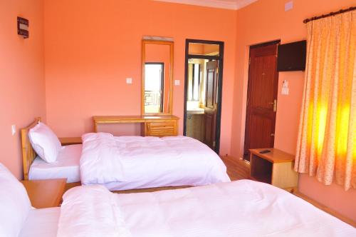Triple Room with Private Bathroom