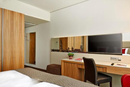 2 queen beds