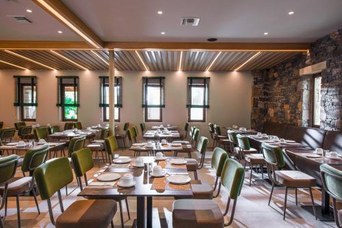 Restaurant, Petousis Hotel & Suites in Gazi